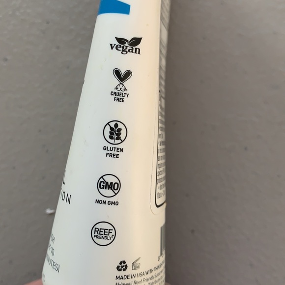 Bare Republic Mineral Face Broad Spectrum Sunscreen Lotion, SPF 70, 2 fl oz - Picture 3 of 7